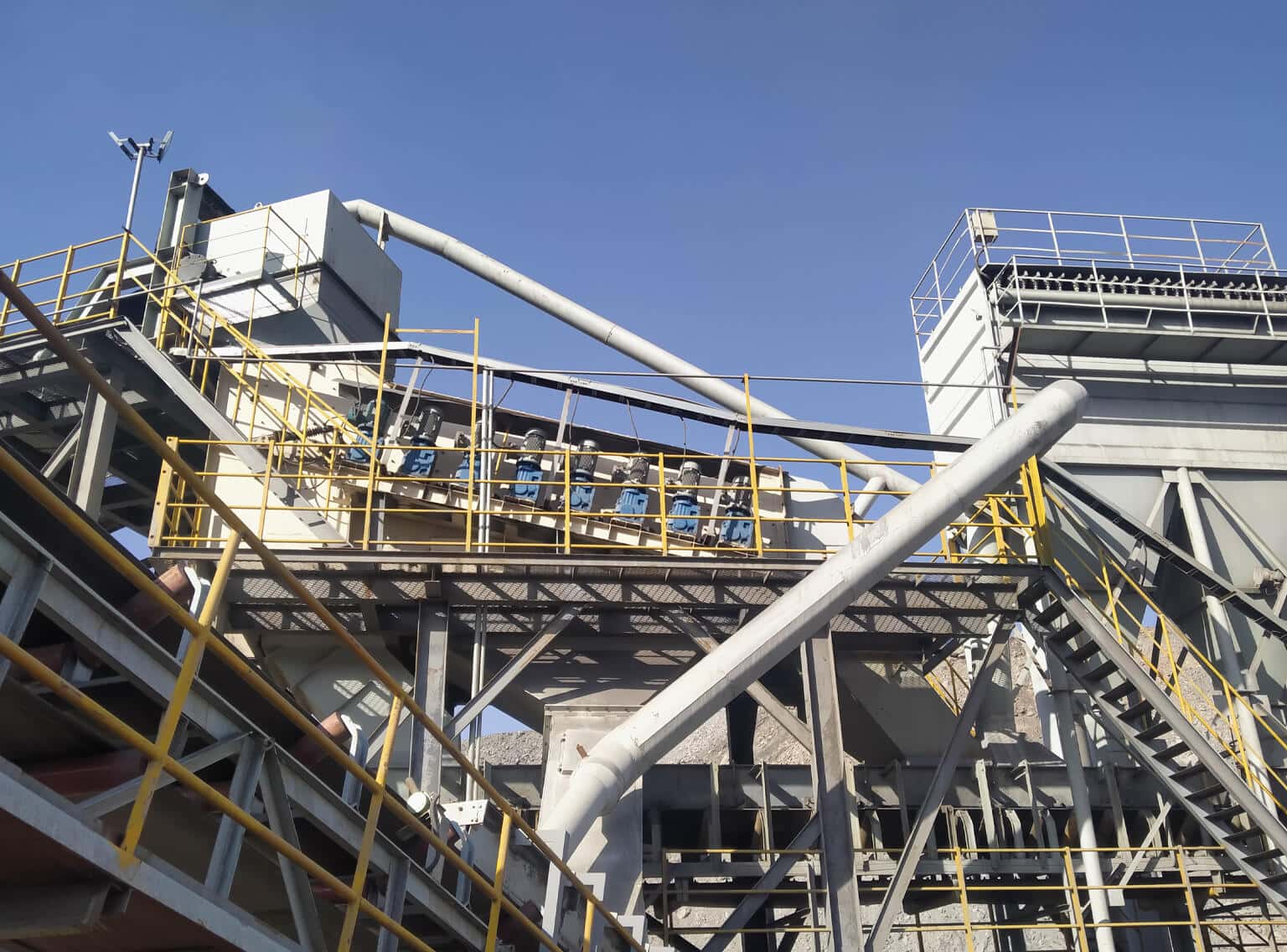 Low Profile and Smooth Operation