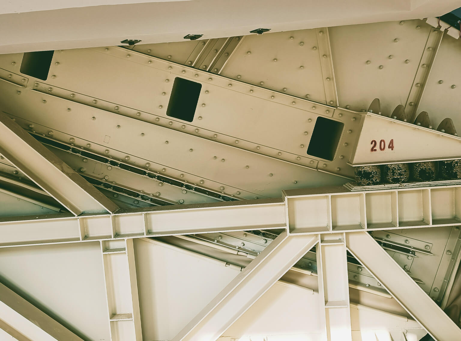 Screen With Excellent Rubber Shear Springs & Guide Leaf Springs